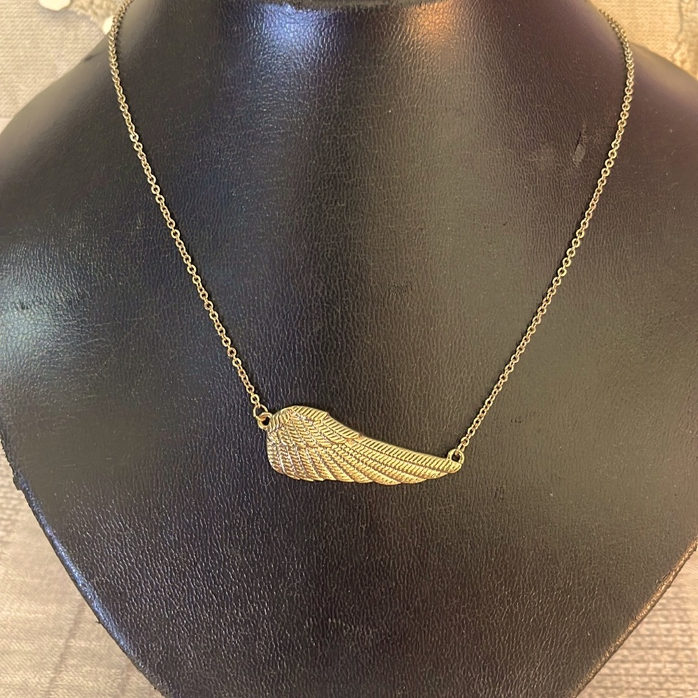 FOREVER 21 | Women’s Angel Wing Necklace 19 Inch